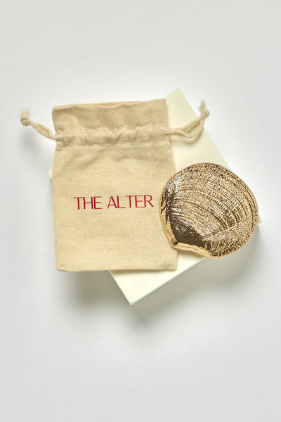 Alter Amulet Flat Shell - Gold