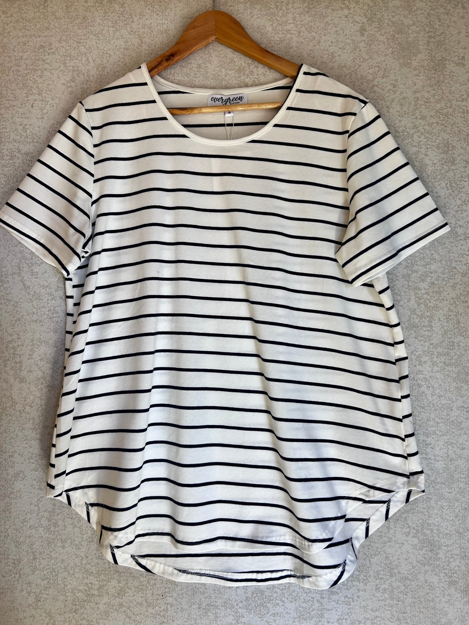 Evergreen T-shirt - Size 10 new