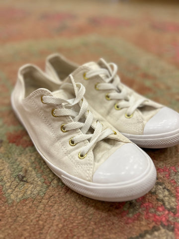 Converse Shoes - Size Euro 39