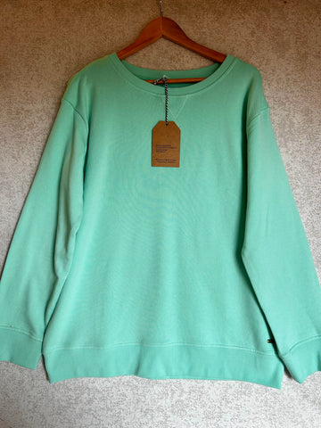 Est 1971 Sweater - Size L NEW