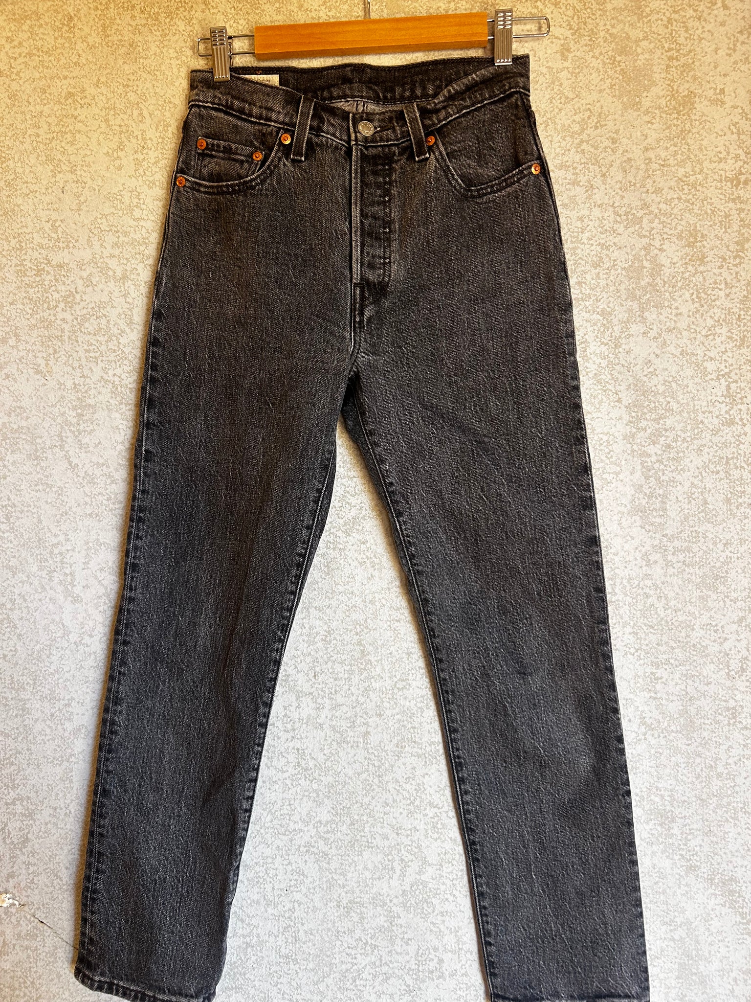 Levis Jeans - Size 25