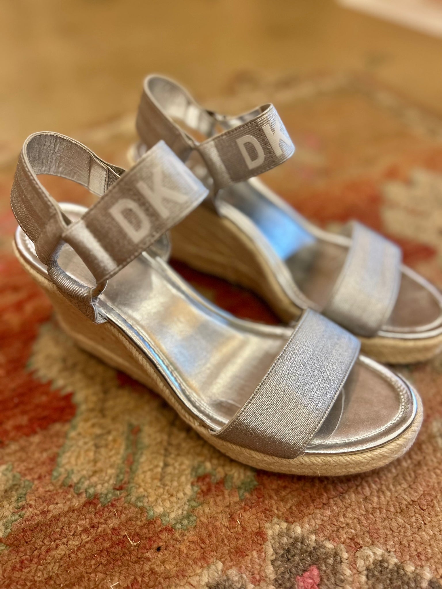 DKNY Wedge - Size 39