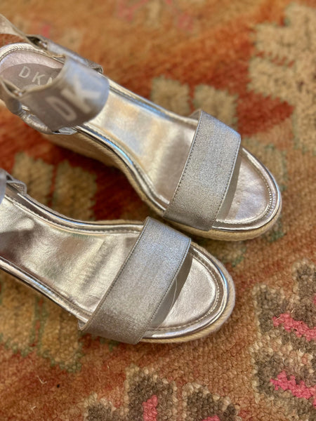 DKNY Wedge - Size 39