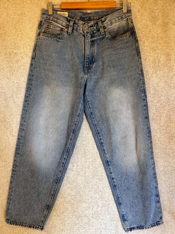 Levis Stay Loose - Size 28